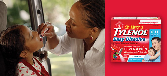 Children’s TYLENOL® Easy Dissolve Powder with a claim stating 'Fast pain relief without water' along with a logo for 2023 Best New Product voted by Canadian Consumers